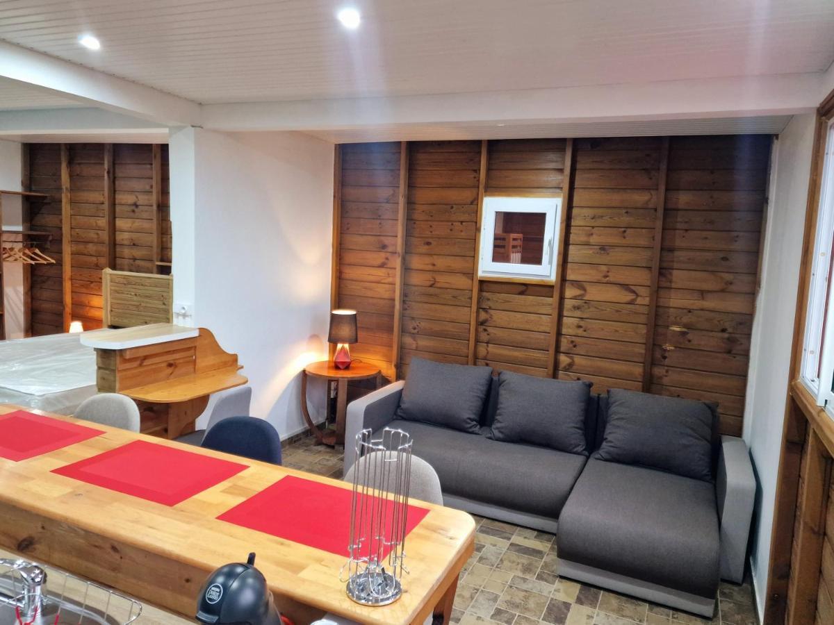 Hillview Studio Apartamento La Trinité Exterior foto